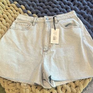 WeWoreWhat High Rise Boyfriend Short NWT